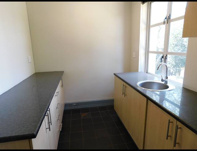185M² OFFICE TO LET IN HYDE PARK